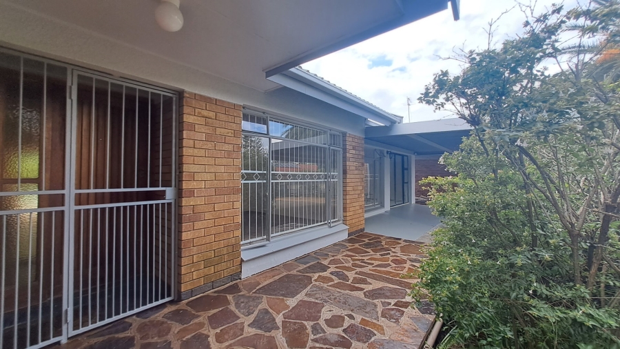 5 Bedroom Property for Sale in Universitas Ridge Free State